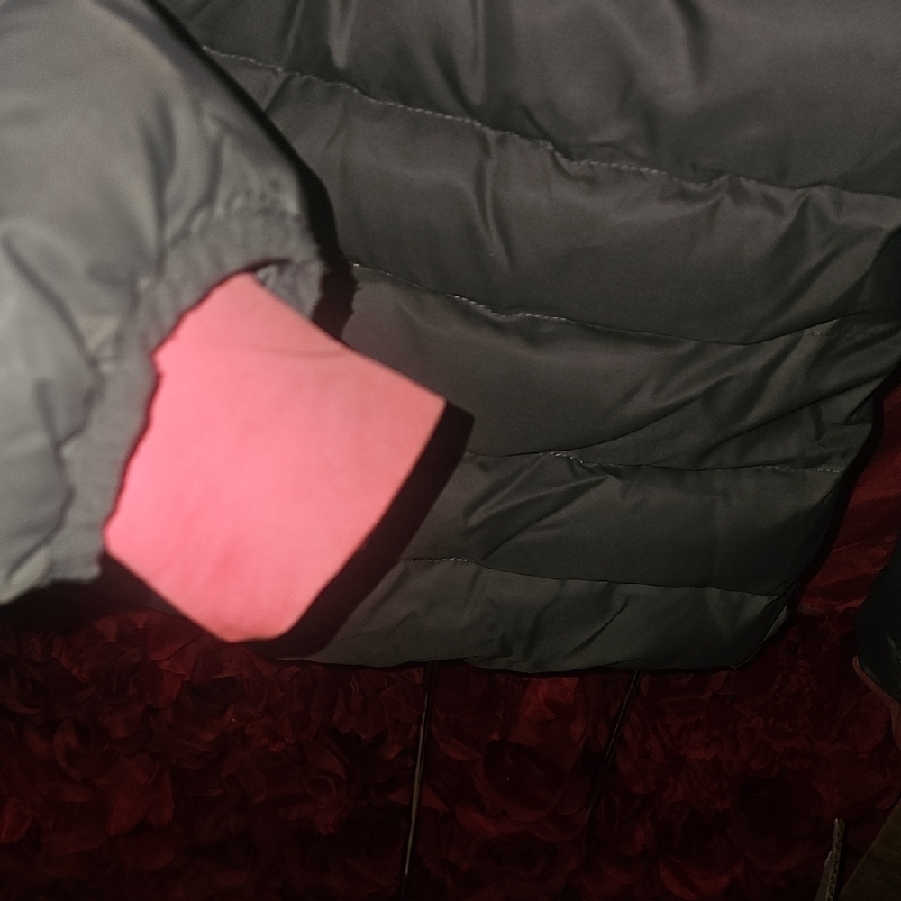 Champion Kids Puffer Jacket in Charcoal and Bright Pink Size Small (6/6X) - Picture 11 of 12